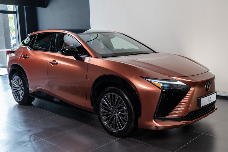 Lexus lança RZ 500e, o primeiro elétrico da marca no Brasil, já disponível em Pré-Venda por R$ 499.990